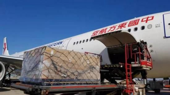 阿里巴巴全球采購醫(yī)療物資經(jīng)東航專機陸續(xù)抵滬