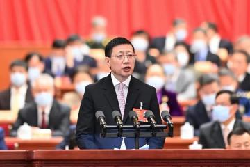 關于雙碳落地和東西部協調發展，委員這樣說