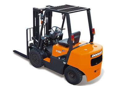 臺斗山2.5噸內(nèi)燃柴油叉車 D25F(M) 