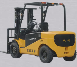 J系列四支點(diǎn)4-5噸叉車(chē)
