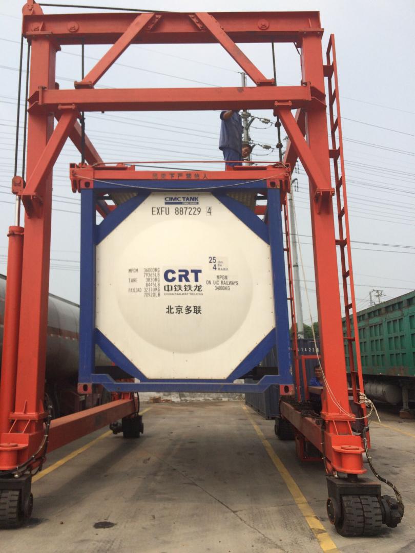 連體型吊機(jī)/集裝箱吊車(chē)/集裝箱土吊/碼頭港口集裝箱轉(zhuǎn)載吊機(jī)/移動(dòng)