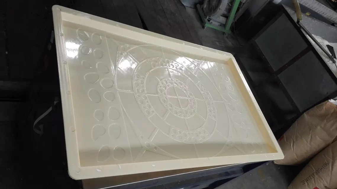 六角護(hù)坡模具多個規(guī)格專業(yè)技術(shù)團(tuán)隊到盛達(dá)模具