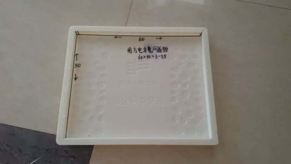 護坡模具同價格同質(zhì)量盛達模具相當靠譜