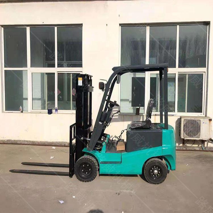   廠(chǎng)家供應(yīng)環(huán)保型電動(dòng)叉車(chē) 座駕全電動(dòng)叉車(chē) 倉(cāng)庫(kù)快遞搬運(yùn)車(chē)
