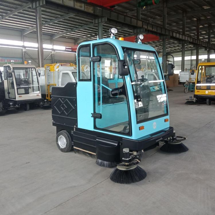  供應(yīng)批發(fā)工業(yè)用掃地機(jī) 駕駛式掃地車 市政駕駛式掃地機(jī)