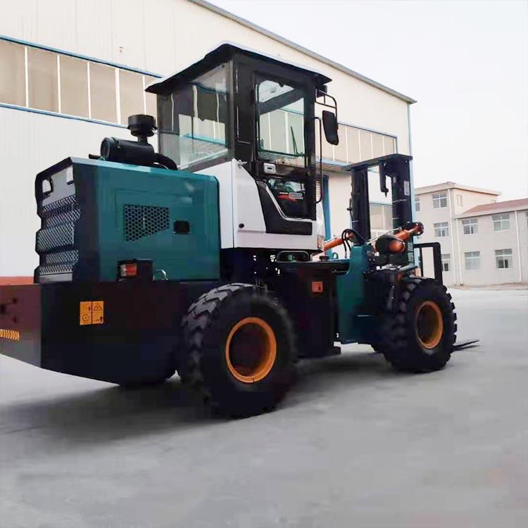   廠家直銷環(huán)保型越野叉車 裝卸自動擋越野叉車 運(yùn)輸搬運(yùn)設(shè)備