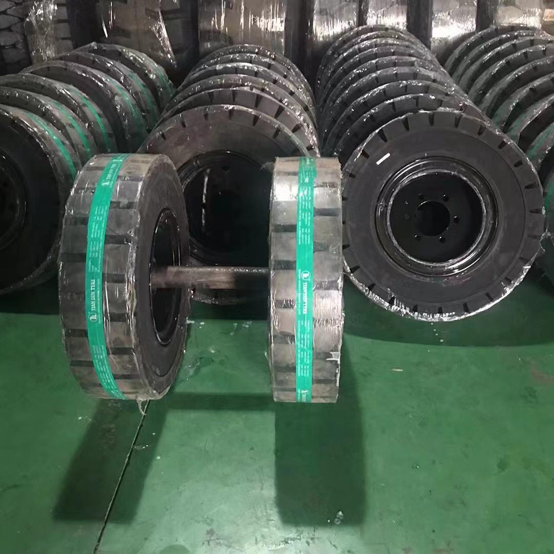 訂制隧道拖車軸開挖臺(tái)車軸配套實(shí)心輪胎掛布臺(tái)車輪胎高載重免維護(hù)