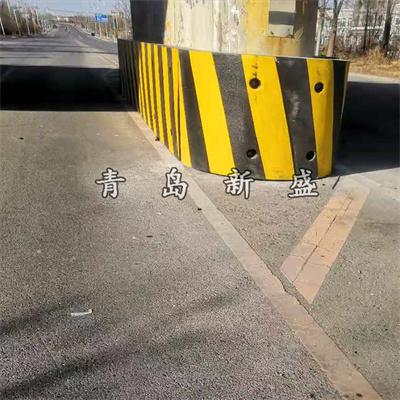 鐵跨公立交橋墩臺(tái)防撞保護(hù)裝置 公路橋墩黑黃相間醒目提示
